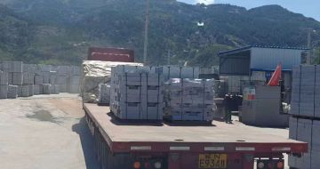 临汾 芝麻白仿形路沿石，直形路沿石