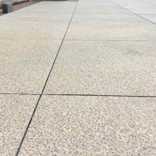 临汾 黄金麻花岗岩石板材荔枝面地面铺装效果