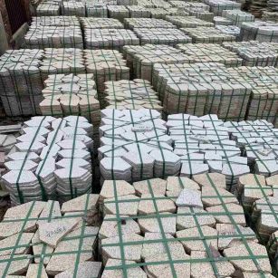 临汾 黄金麻白麻花岗岩荔枝面地铺石(冰裂纹)