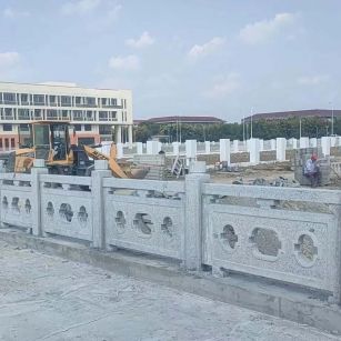 临汾 白麻花岗岩荔枝面河道栏杆