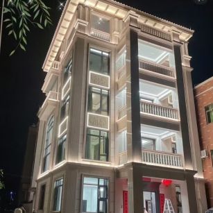 临汾 芝麻白花岗岩别墅外墙夜间效果