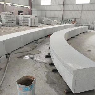 临汾芝麻白花岗岩石板材 园林光面弧形坐凳