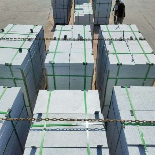 临汾 芝麻白花岗岩5公分地铺石 花岗岩厂家工厂装车日常