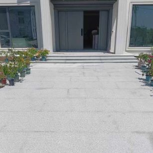 临汾 芝麻白花岗岩地铺石地面铺装