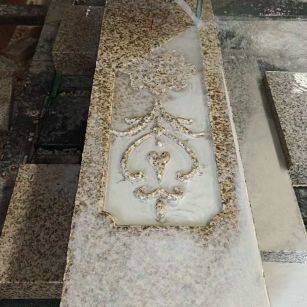 临汾 黄金麻花岗岩异形加工雕刻栏杆大柱