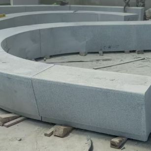 临汾 芝麻白花岗岩光面弧形坐凳