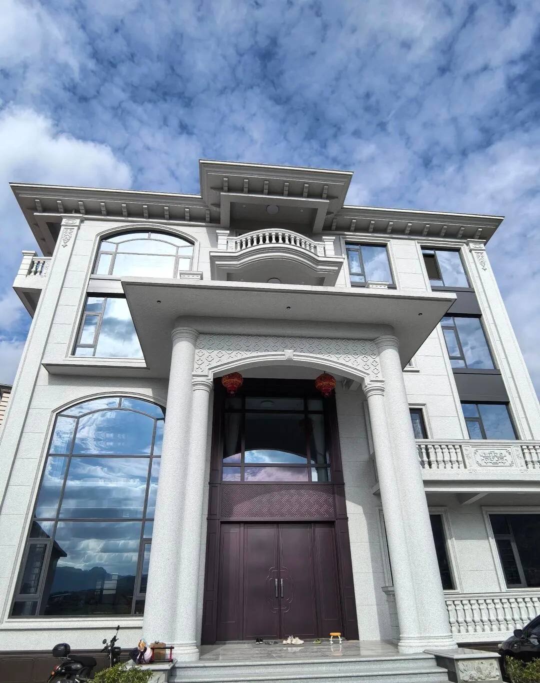 临汾白麻别墅外墙干挂石材效果示例