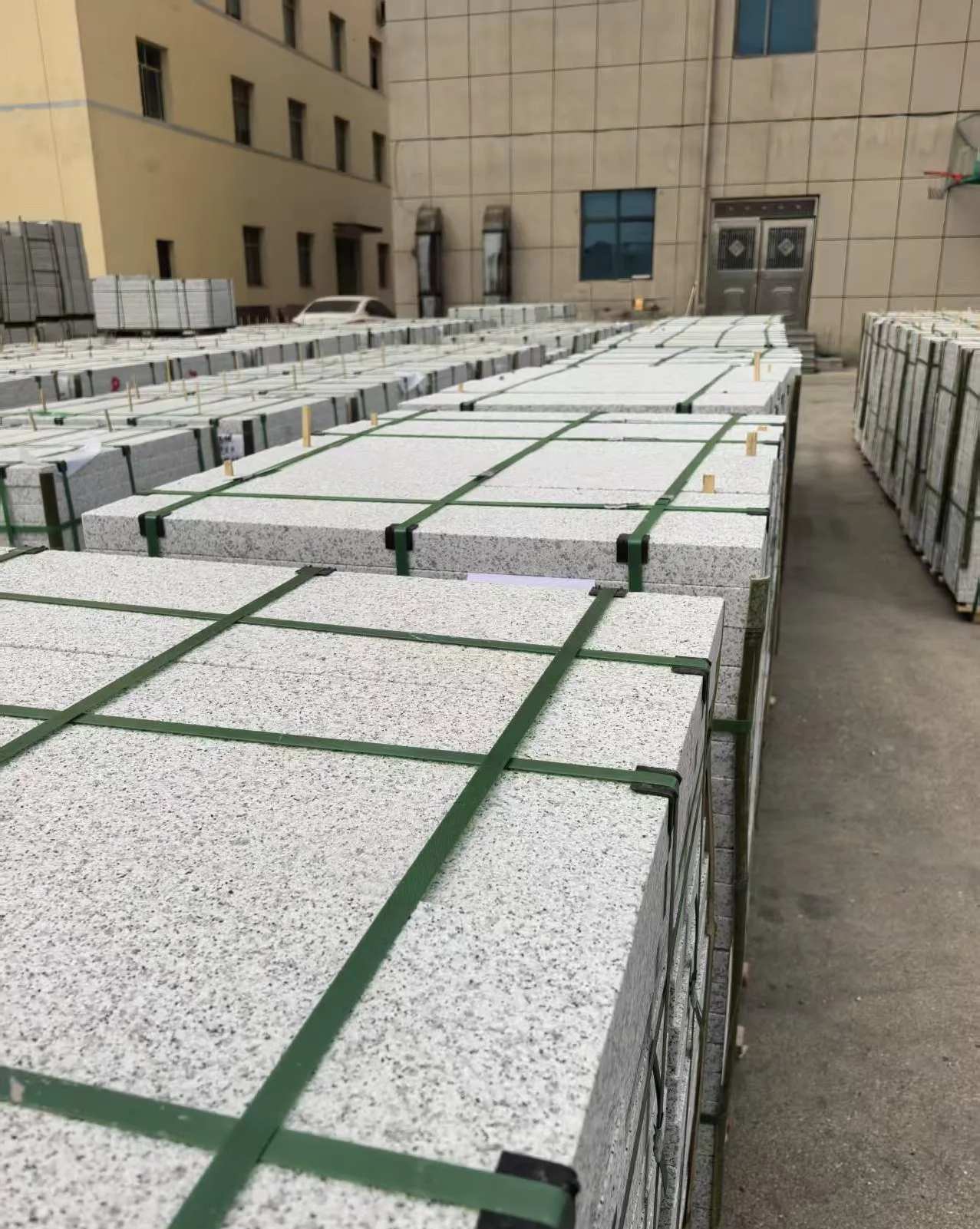 临汾 白麻花岗岩5.0公分荔枝面地铺石