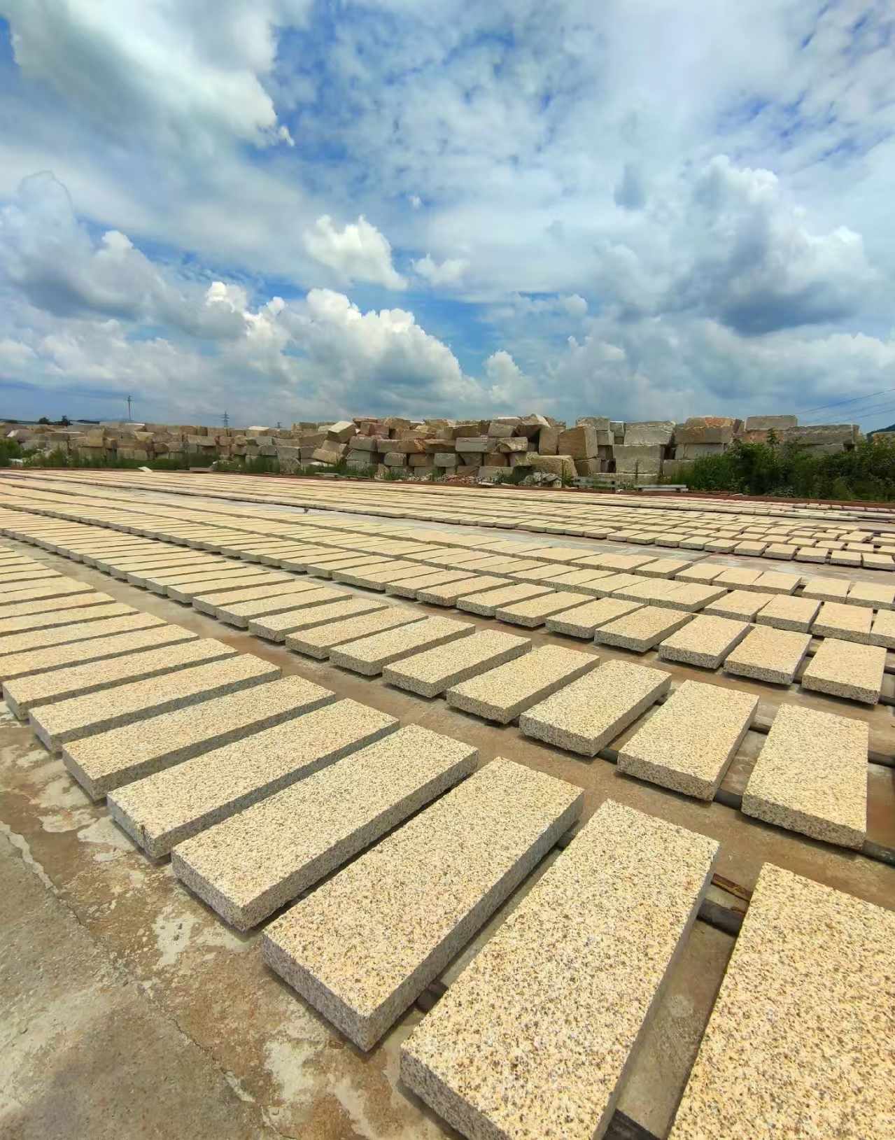 临汾 黄金麻荔枝面花岗岩石材地铺石防护中