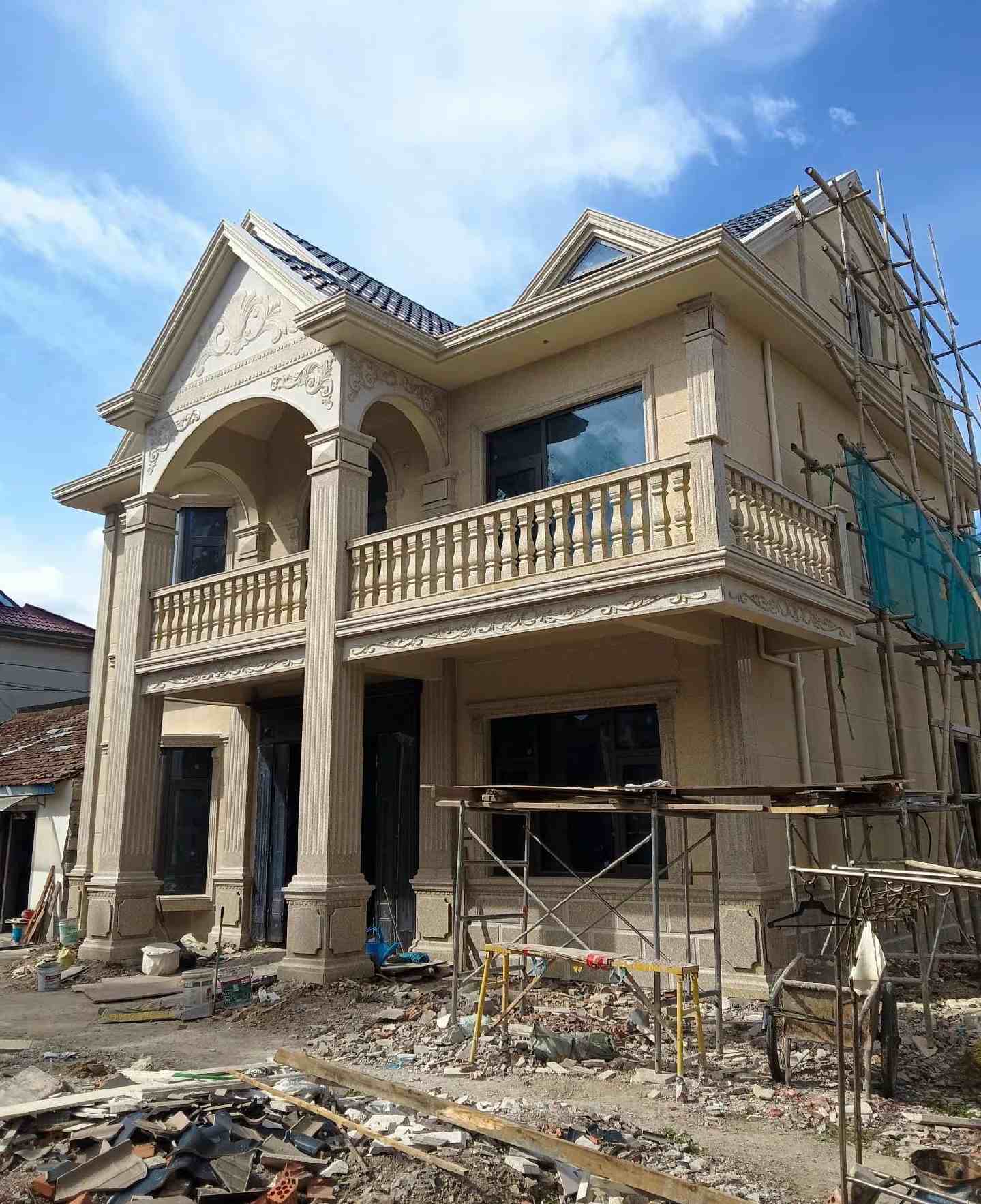 临汾 黄金麻花岗岩石材私人别墅雕花门楼柱阳台栏杆