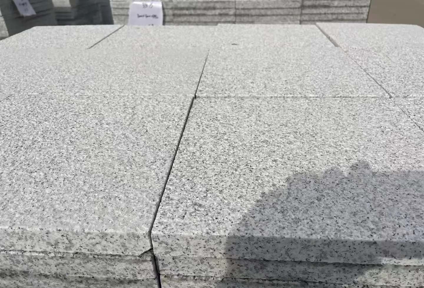 临汾 白麻花岗岩石材推荐 荔枝面地铺石