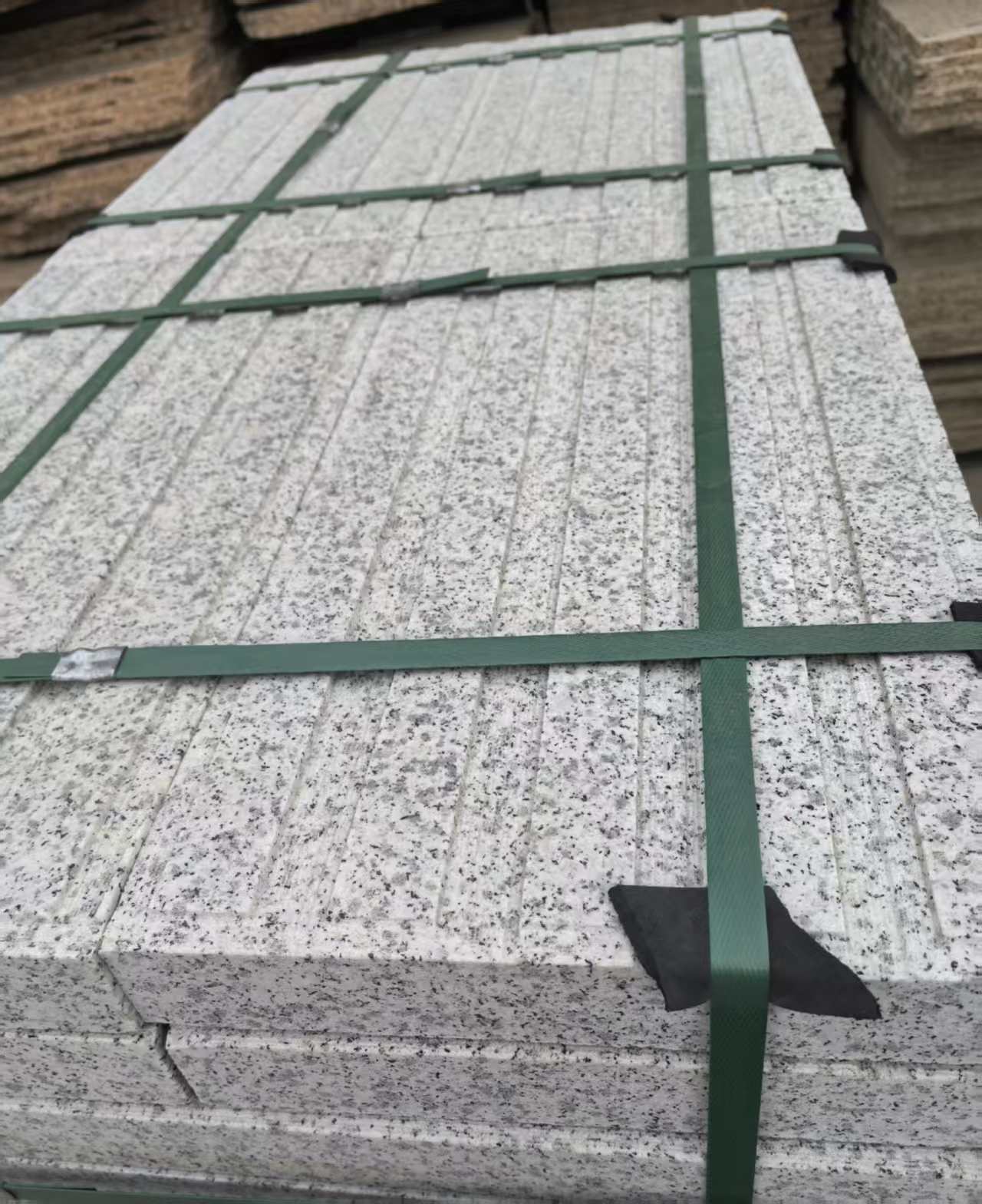 临汾 白麻花岗岩直行盲道石，盲条，地铺石