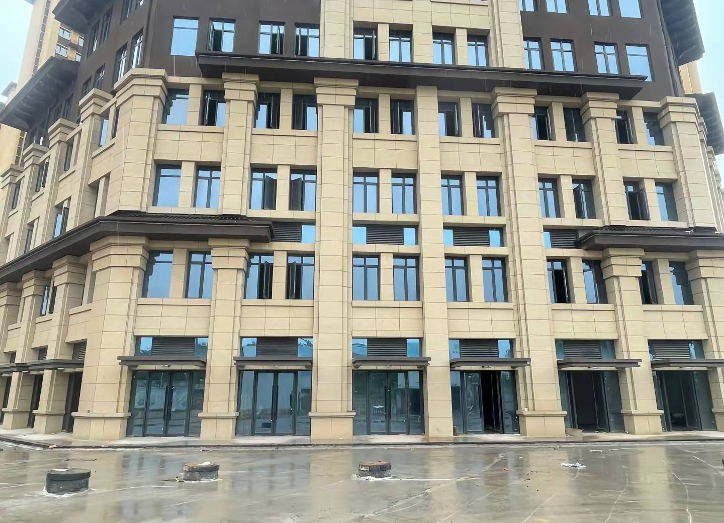 临汾 黄金麻花岗岩荔枝面小区外墙干挂