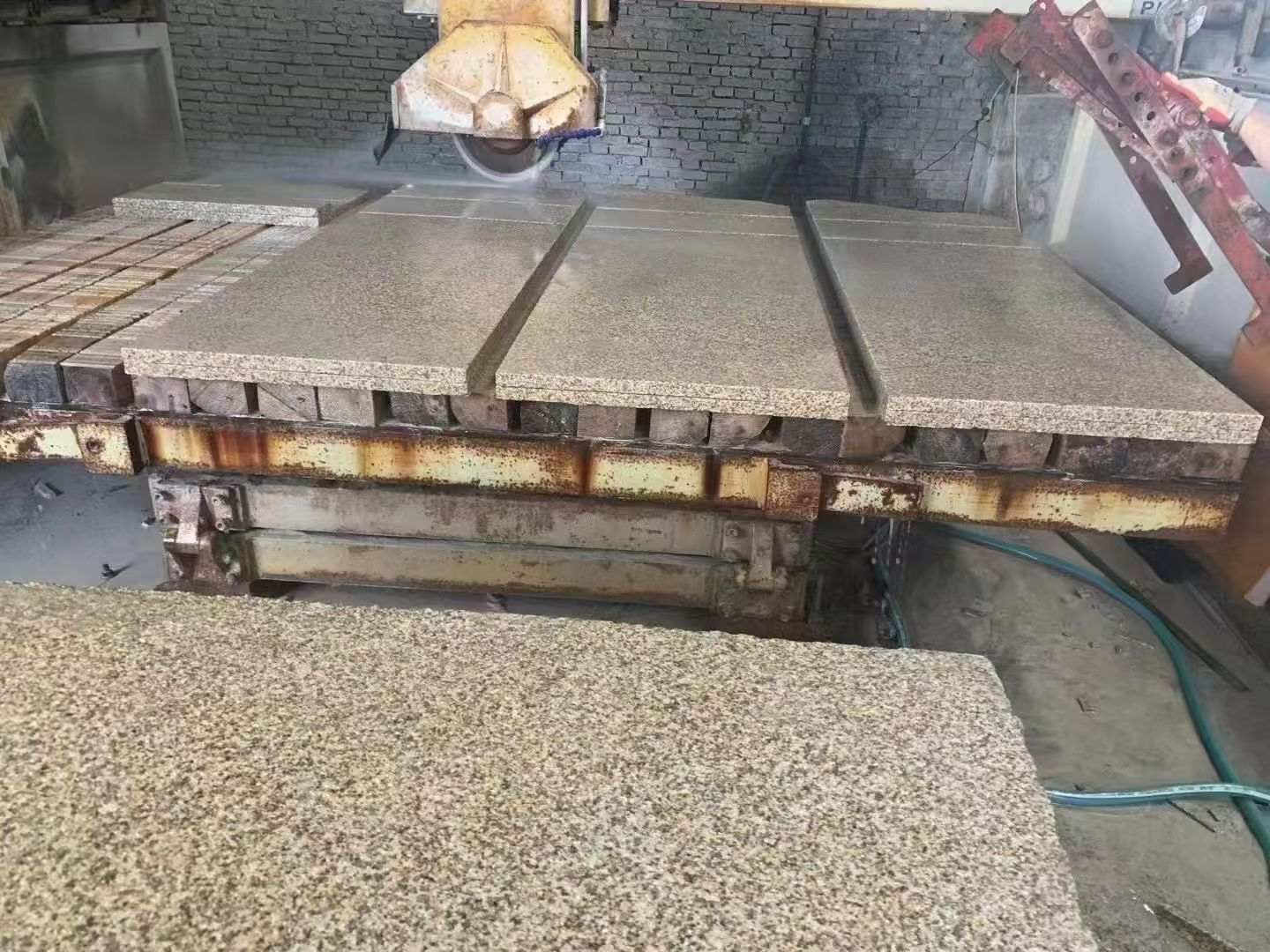 临汾 黄金麻荔枝面成品板加工