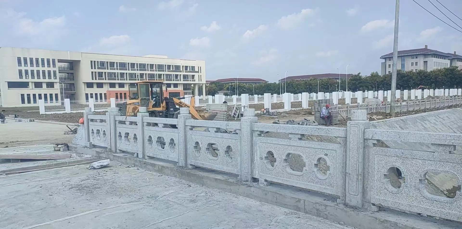 临汾 白麻花岗岩荔枝面河道栏杆