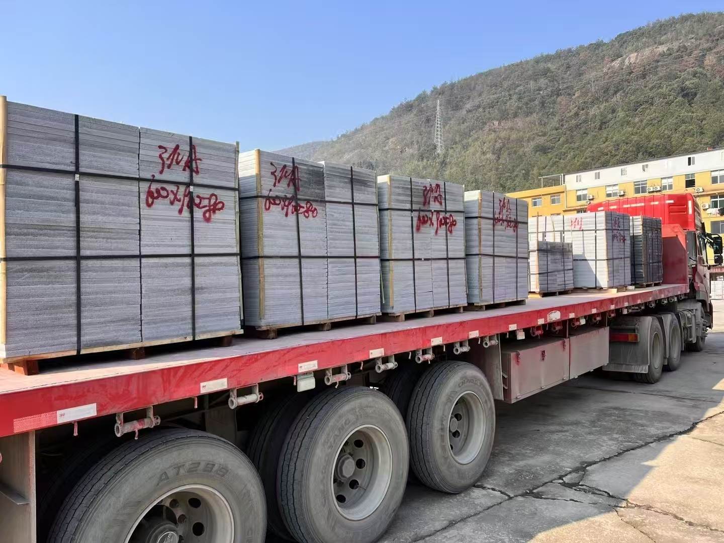 临汾 芝麻灰地铺石出货日常