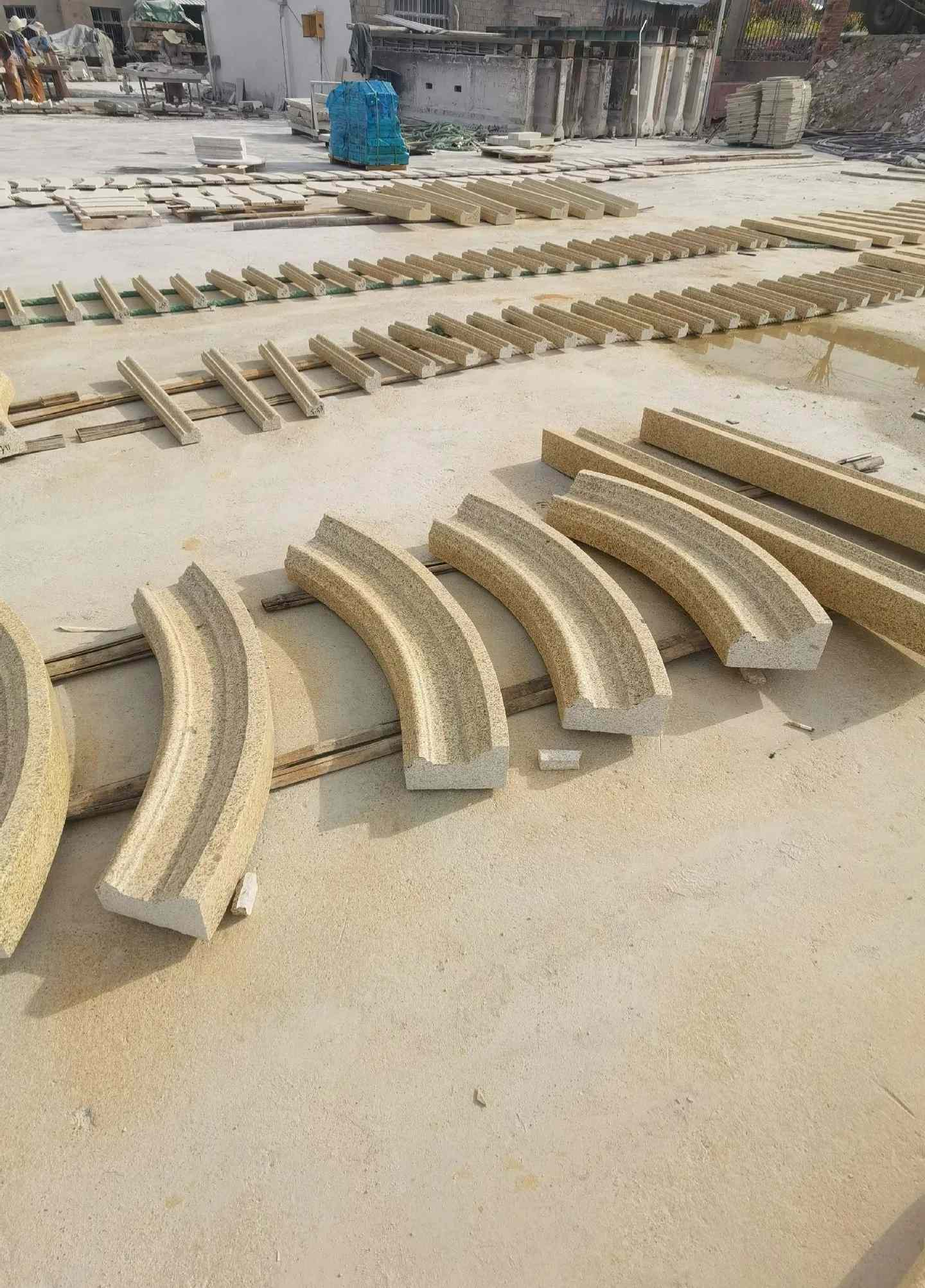 临汾 黄金麻花岗岩别墅线条