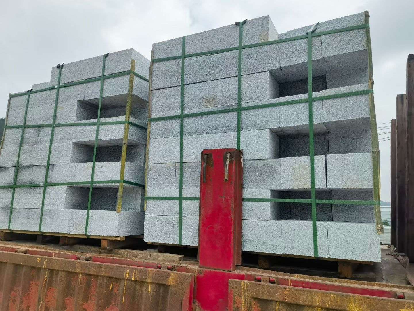 临汾 芝麻白花岗岩路沿石，平石，路侧石，马路牙子，路缘石，立缘石，平缘石等