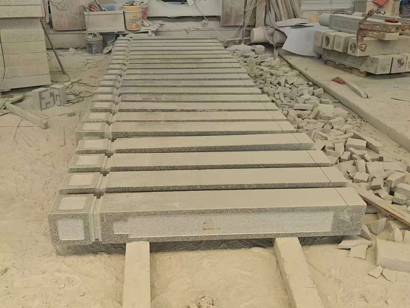 临汾 芝麻白异形加工雕刻-栏杆大柱，方柱