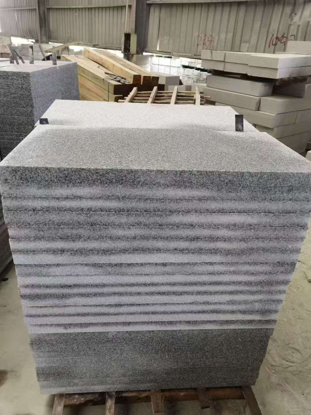 临汾 芝麻白5公分火烧地铺成品，900*400，规格可定制