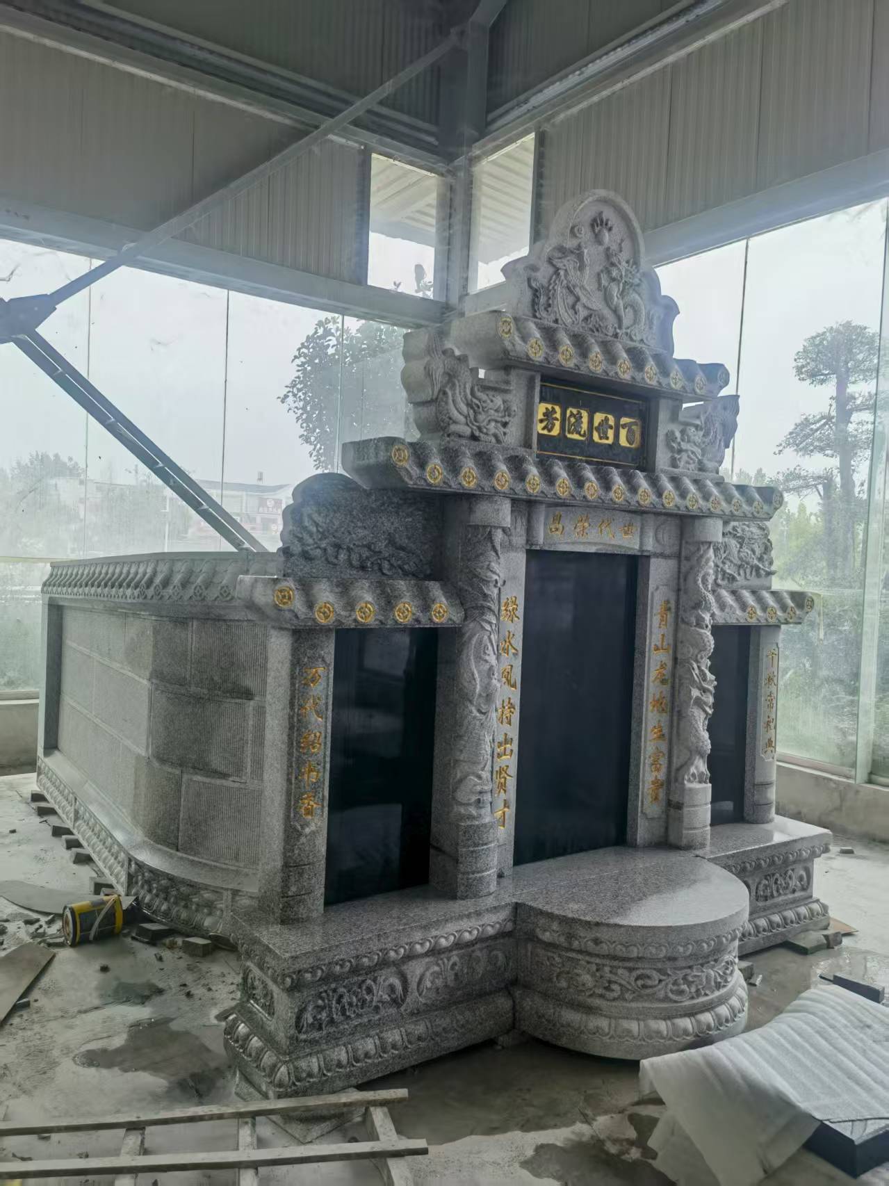 临汾 芝麻白墓碑效果展示图