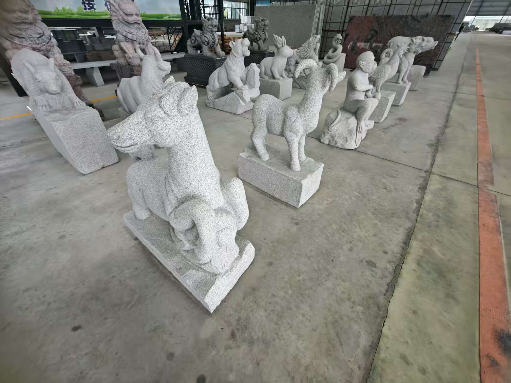 临汾 芝麻白花岗岩造型立体雕刻——十二生肖